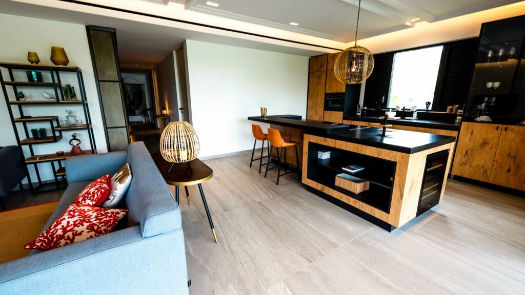 4341f50b-560b-48e7-9abd-ae830143a703