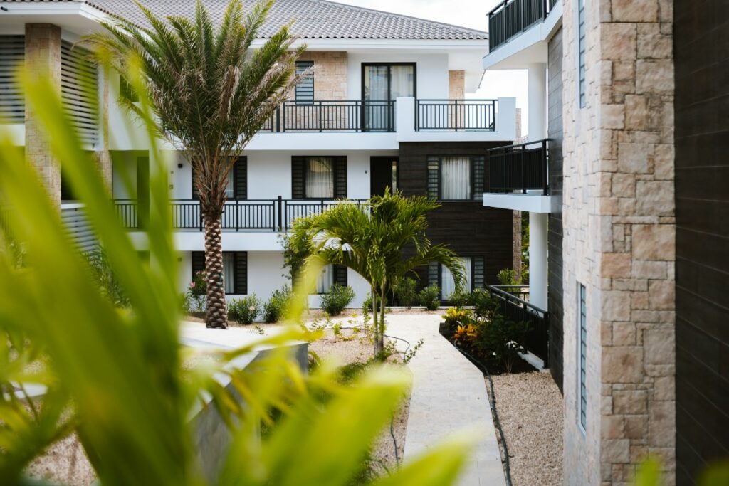 Breeze outside-9 (Medium)